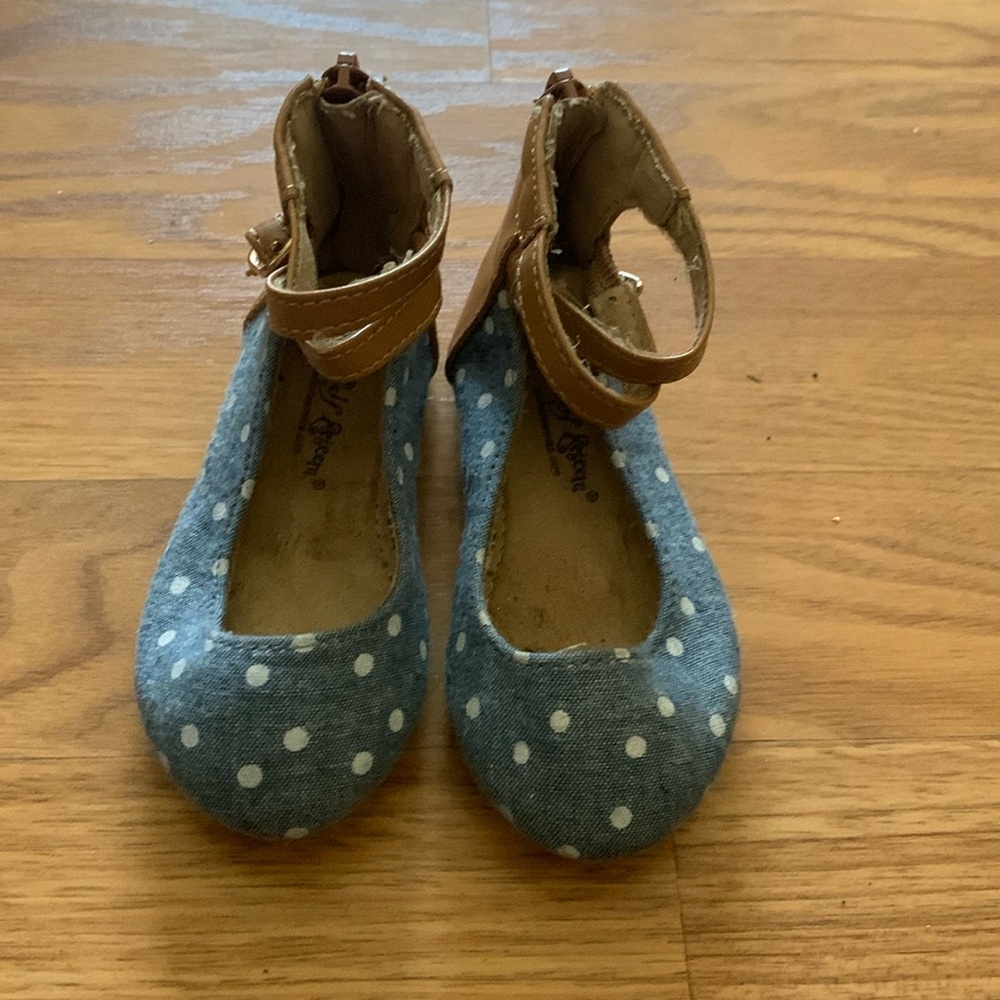 Size 5 toddler girl, zipper back dress shoes